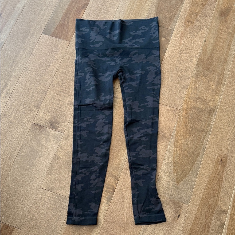 Spanx Seamless Camo Leggings